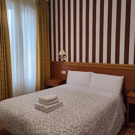 Hostal Salome Мадрид Екстериор снимка