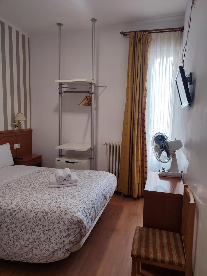 Hostal Salome Мадрид Екстериор снимка