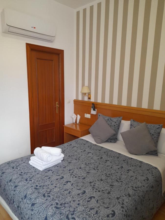 Hostal Salome Мадрид Екстериор снимка